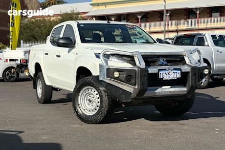 White 2020 Mitsubishi Triton Ute Tray GLX 4X4