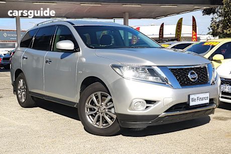 Silver 2015 Nissan Pathfinder Wagon St (4X2)