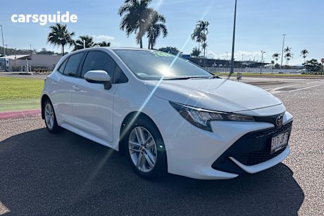 White 2022 Toyota Corolla Hatch ASCENT SPORT F