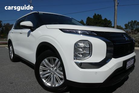 White 2023 Mitsubishi Outlander Wagon Es 5 Seat (2Wd)