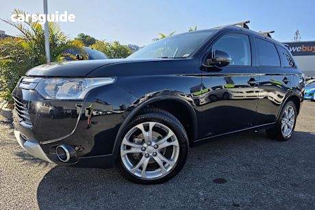 Black 2014 Mitsubishi Outlander SUV LS 4X4