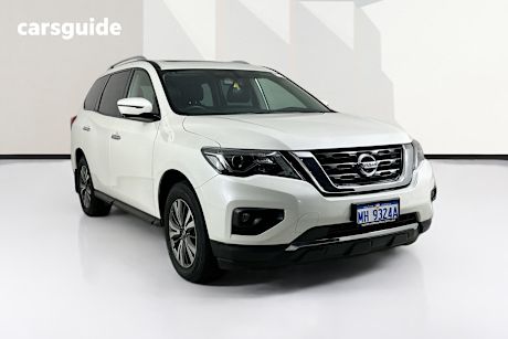 White 2018 Nissan Pathfinder Wagon St-L (4X2)