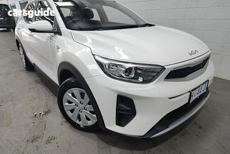 White 2022 Kia Stonic Wagon S