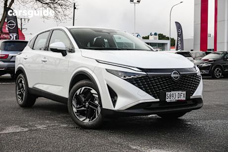 White 2025 Nissan Qashqai Wagon St-L