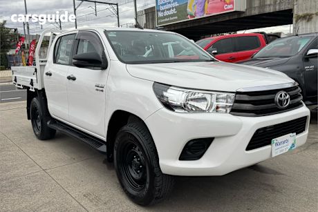 White 2017 Toyota Hilux Dual Cab Chassis Sr (4X4)