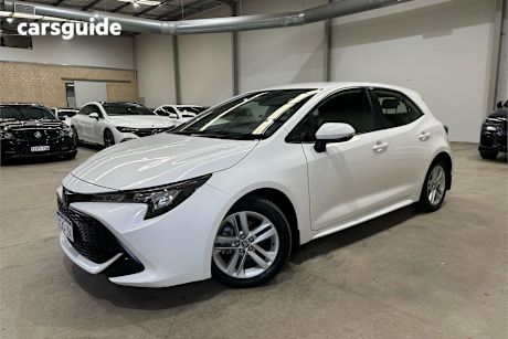 White 2019 Toyota Corolla Hatch ASCENT SPORT