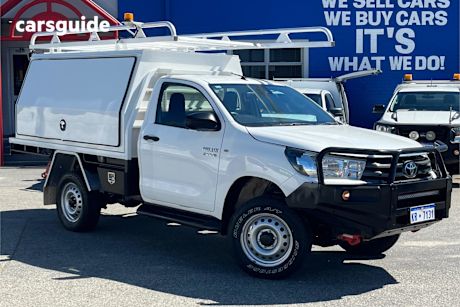 White 2020 Toyota Hilux Ute Tray SR 4X4
