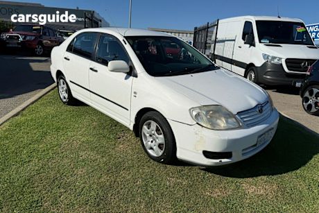 White 2004 Toyota Corolla Sedan Ascent