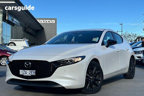 White 2024 Mazda Mazda3 Hatch G25 EVOLVE SP F