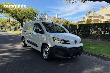 White 2025 Peugeot Partner Commercial PRO F