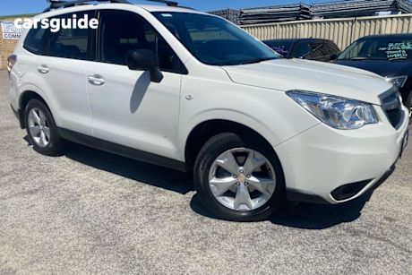 White 2014 Subaru Forester SUV 2.0D-S 4WD