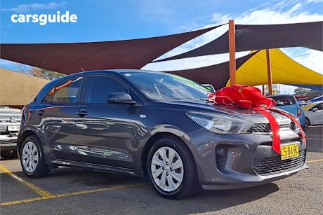 Grey 2017 Kia RIO Hatchback S