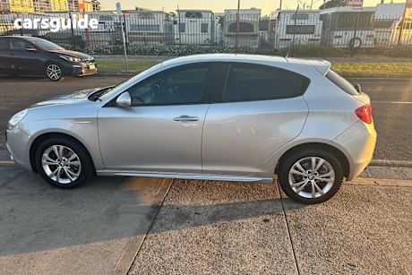 Silver 2014 Alfa Romeo Giulietta Hatch PROGRESSION F