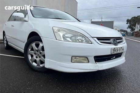 Silver 2004 Honda Accord Sedan V6 Luxury