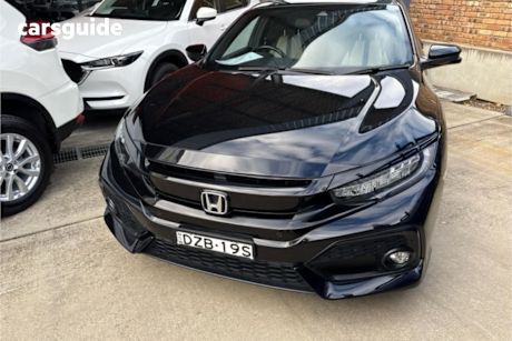 Black 2018 Honda Civic Hatchback Vti-Lx