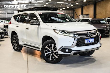 White 2018 Mitsubishi Pajero Sport SUV EXCEED 4X4