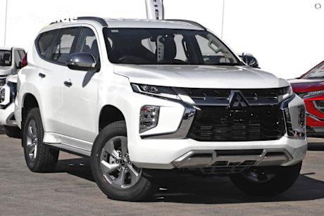 White 2025 Mitsubishi Pajero Sport SUV GLX 4X4