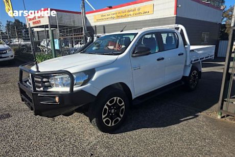 White 2018 Toyota Hilux Double Cab Chassis Sr (4X4)