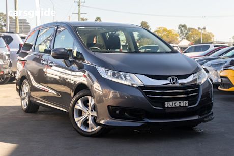 Grey 2017 Honda Odyssey OtherCar VTI F