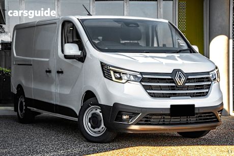 White 2025 Renault Trafic Commercial PREMIUM F