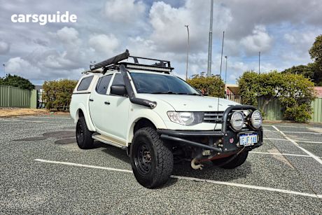 White 2013 Mitsubishi Triton Double Cab Utility Glx (4X4)