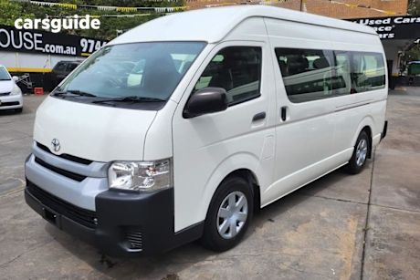 White 2017 Toyota HiAce Bus Commuter (12 Seats)