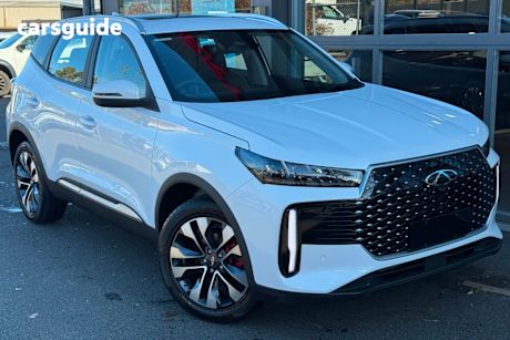 White 2025 Chery Tiggo 4 SUV ULTIMATE F