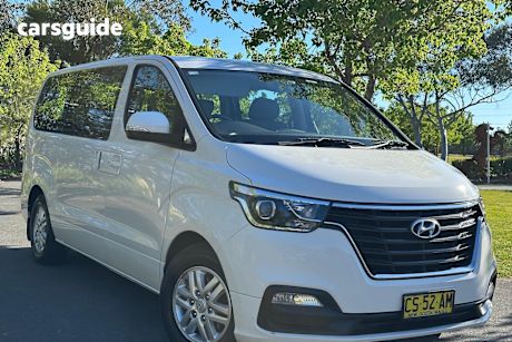 White 2018 Hyundai Imax OtherCar ACTIVE R