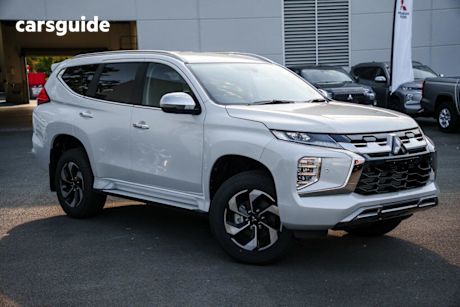 White 2025 Mitsubishi Pajero Sport Wagon Exceed (4Wd) 7 Seat