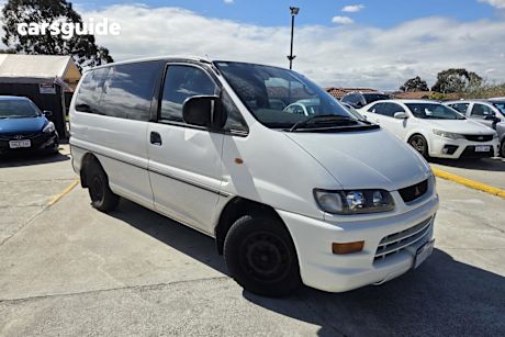 White 2003 Mitsubishi Starwagon Wagon Glx