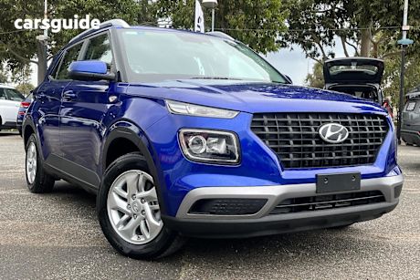 Blue 2024 Hyundai Venue SUV F