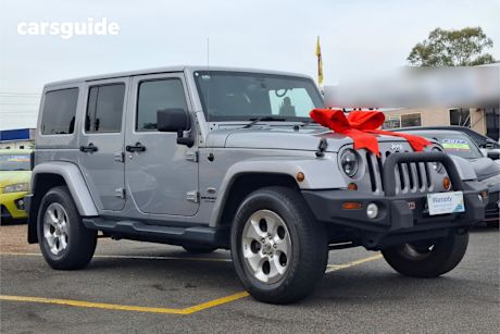 Silver 2014 Jeep Wrangler Hardtop Unlimited Overland
