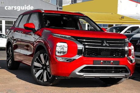 Red 2025 Mitsubishi Outlander SUV EXCEED 4X4