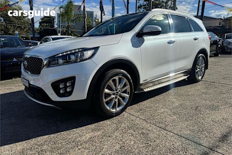 White 2017 Kia Sorento SUV GT-LINE 4X4