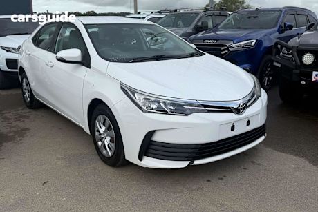 White 2018 Toyota Corolla Sedan ASCENT F