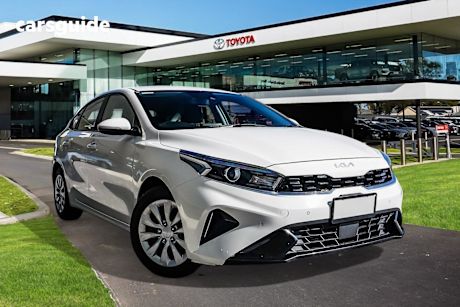 White 2023 Kia Cerato Hatchback S