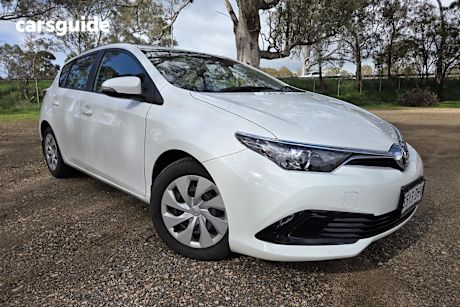 White 2018 Toyota Corolla Hatch ASCENT F