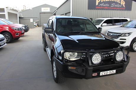 Black 2014 Mitsubishi Triton Club Cab Utility Glx (4X4)