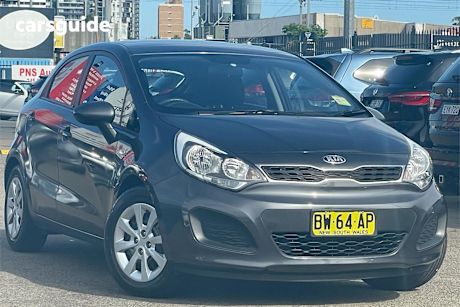 Grey 2013 Kia RIO Hatch S F