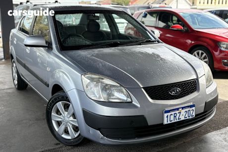 Silver 2007 Kia RIO Sedan EX F
