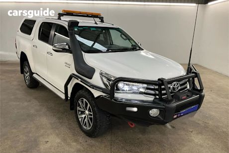 White 2017 Toyota Hilux Ute Tray SR5 4X4