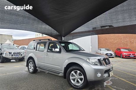 Silver 2011 Nissan Pathfinder SUV ST-L 4X4