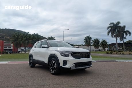White 2025 Kia Seltos Wagon Sport (Fwd)