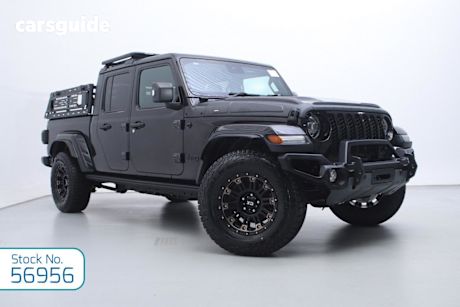 Black 2022 Jeep Gladiator Dual Cab Utility Night Eagle (4X4)