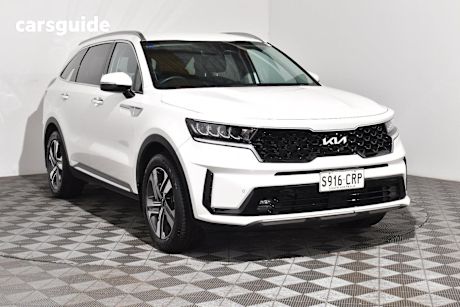 White 2022 Kia Sorento SUV SPORT+ 4X4