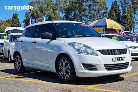 White 2013 Suzuki Swift Hatchback Ga
