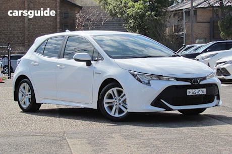 White 2021 Toyota Corolla Hatch ASCENT SPORT HYBRID F