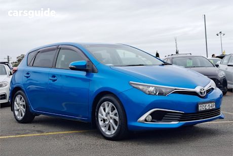 Blue 2016 Toyota Corolla Hatchback Ascent Sport