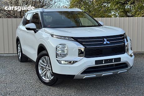 White 2021 Mitsubishi Outlander SUV LS F