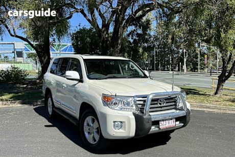 White 2015 Toyota Landcruiser Wagon Sahara (4X4)